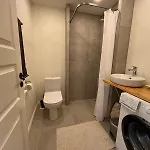 Raehni - With Private Garden & Terrace Apartamento