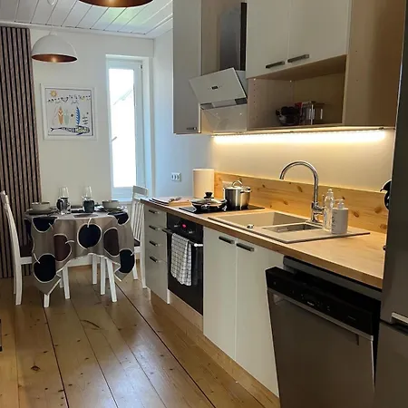 Apartment Cozy With Fully Fenced Private Garden, Fireplace & Free Bikes *