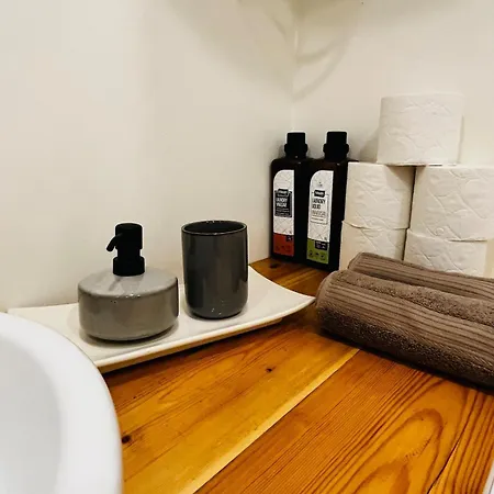 Apartment Cozy With Fully Fenced Private Garden, Fireplace & Free Bikes Parnu