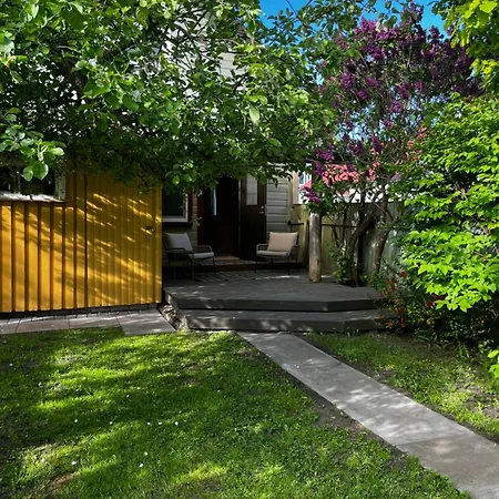 Cozy With Fully Fenced Private Garden, Fireplace & Free Bikes Parnu