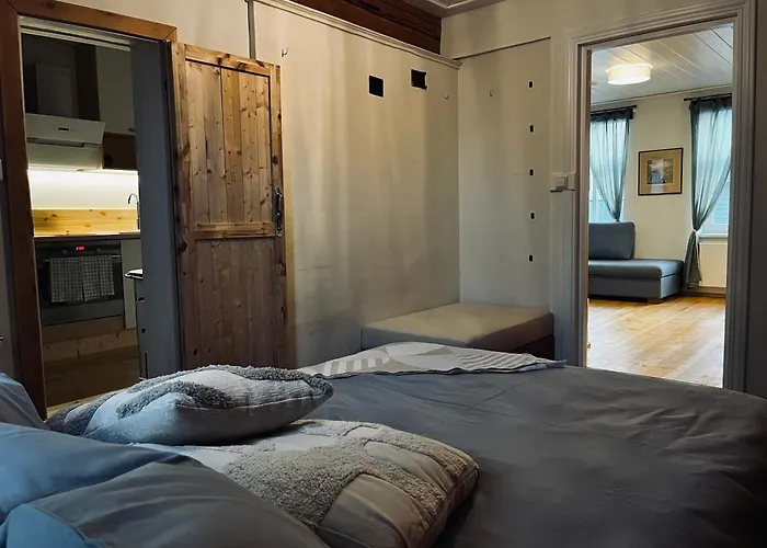 Raehni - With Private Garden & Terrace شقة